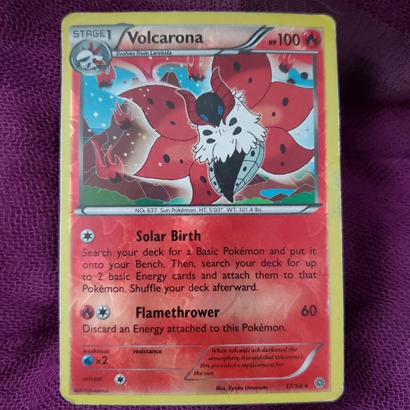 Volcarona Holographic Pokemon collectable card - Picture 1 of 2